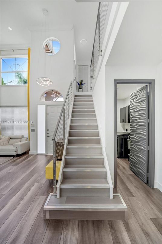 Interior, Pendant Lights, Recessed Lighting, Wood Texture Flooring