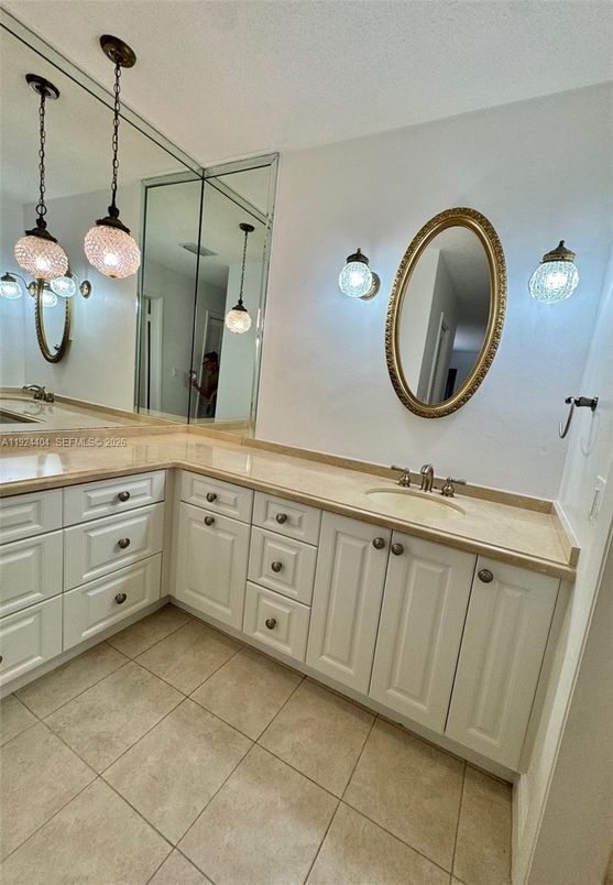 Bathroom, Dual Sink Vanities, Interior, Pendant Lights