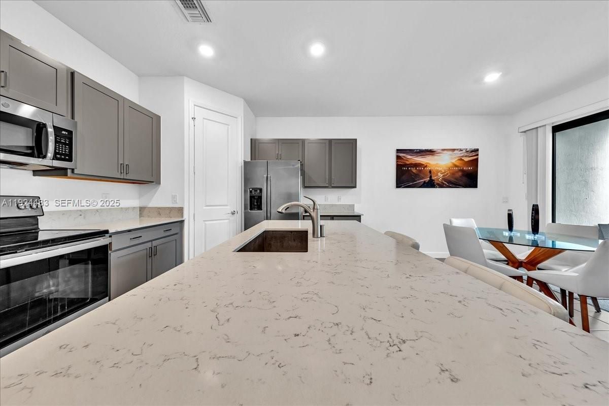 Dining room, Interior, Kitchen, Recessed Lighting, Stainless Steel Appliances