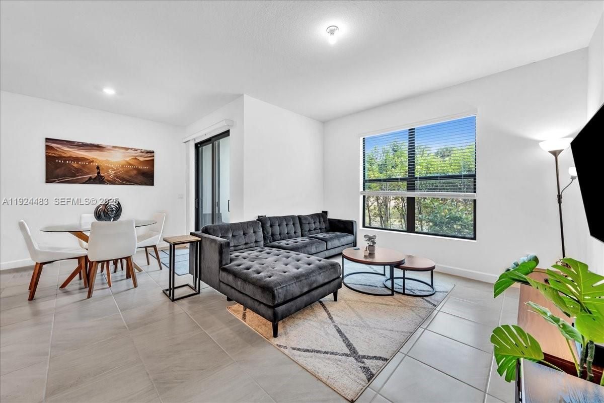 Dining room, Interior, Living room, Recessed Lighting