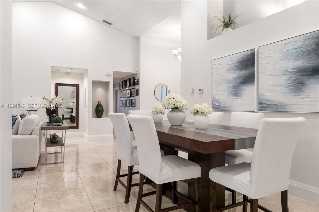 Dining room, Interior, Recessed Lighting