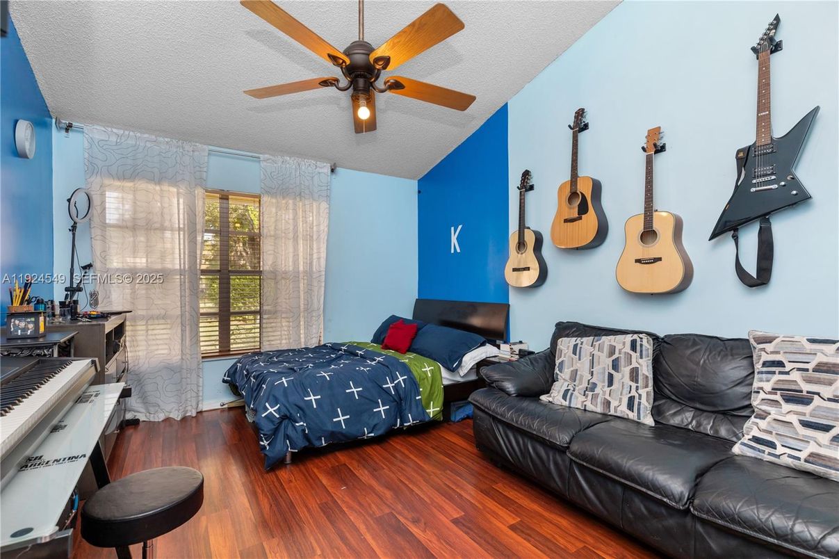 Bedroom, Interior, Piano, Wood Texture Flooring