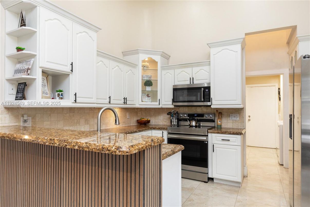 Interior, Kitchen, Stainless Steel Appliances