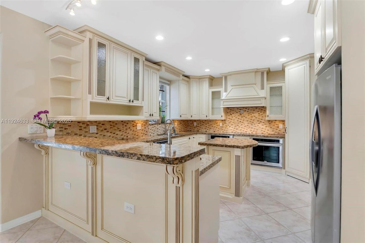 Interior, Kitchen, Recessed Lighting