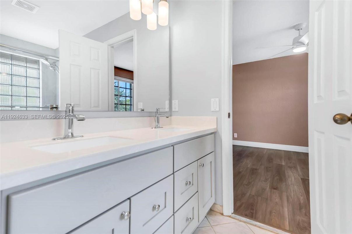 Bathroom, Dual Sink Vanities, Interior, Wood Texture Flooring