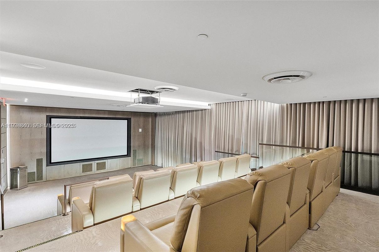 Interior, Projection Screen, Recessed Lighting, Theatre Room