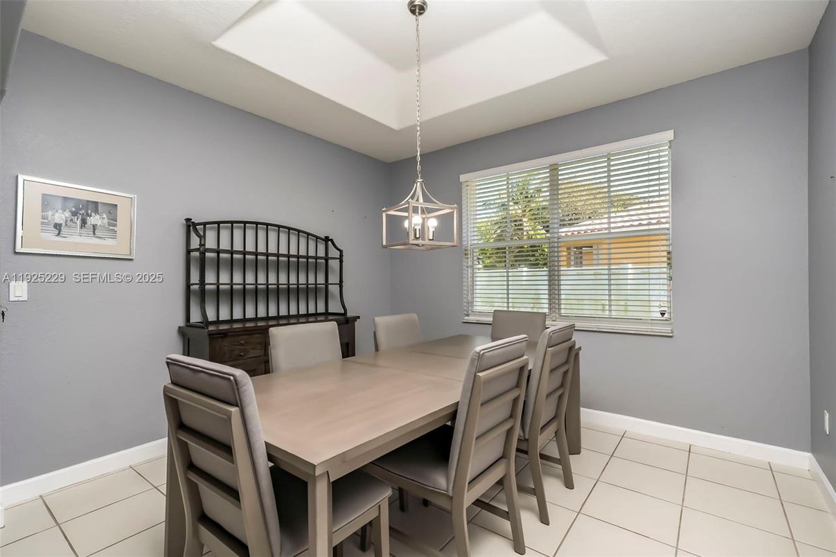 Dining room, Interior, Pendant Lights