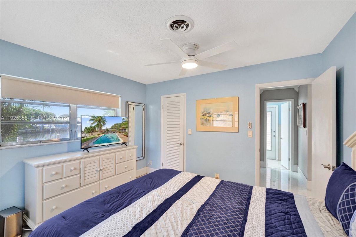 Bedroom, Interior, Water