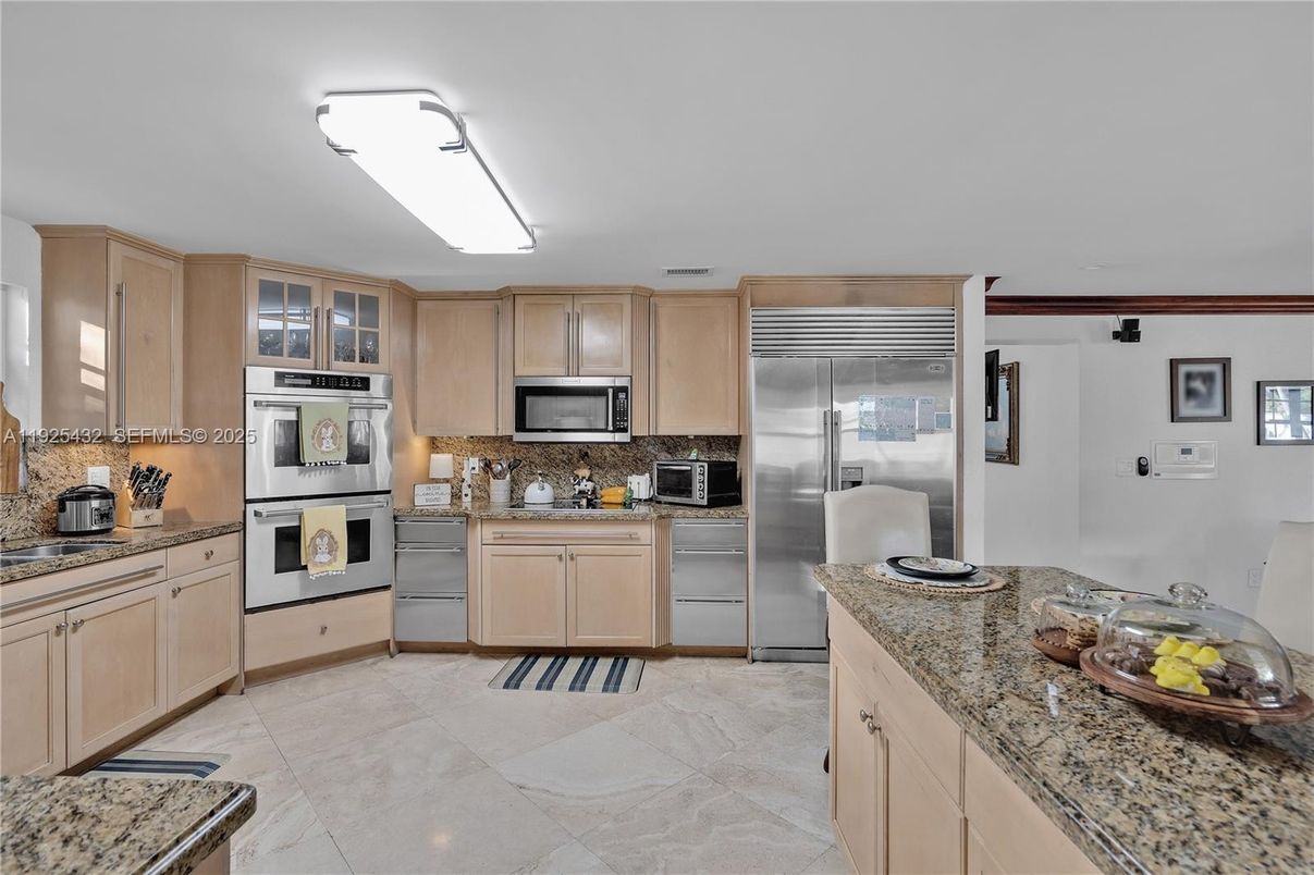 Interior, Kitchen, Stainless Steel Appliances