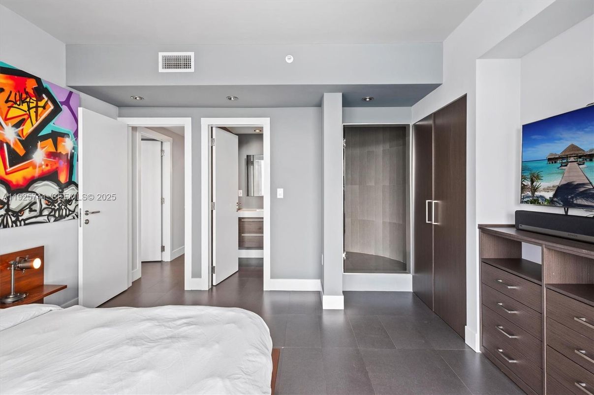 Bedroom, Interior, Recessed Lighting, Water