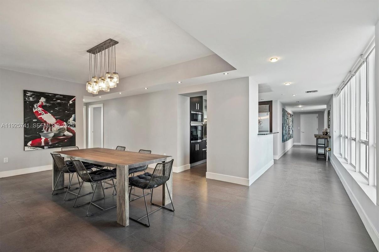 Dining room, Interior, Pendant Lights, Recessed Lighting
