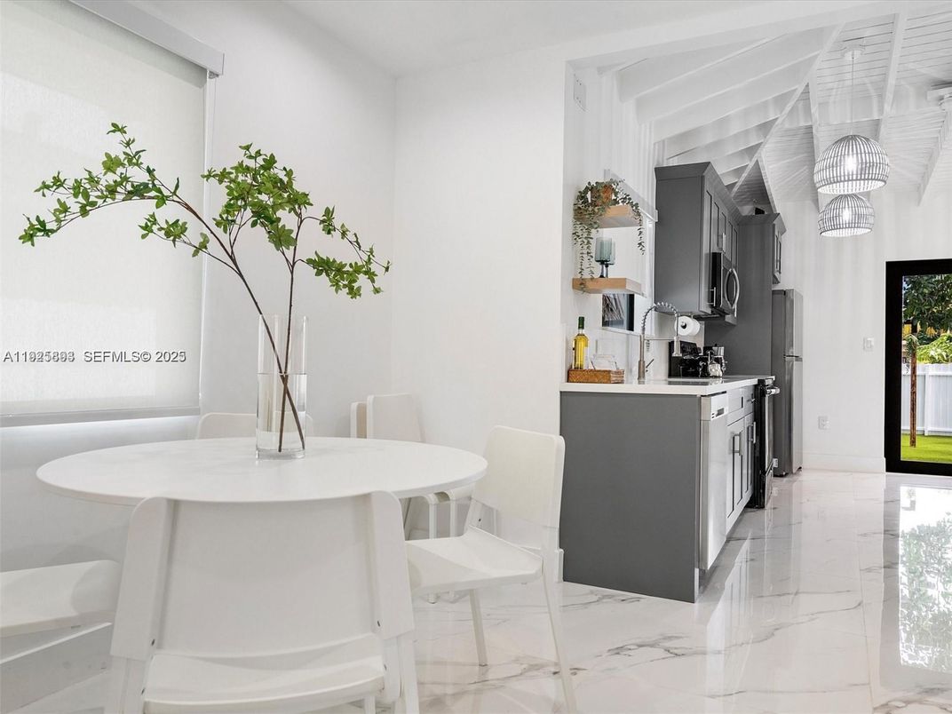 Dining room, Interior, Kitchen, Marble