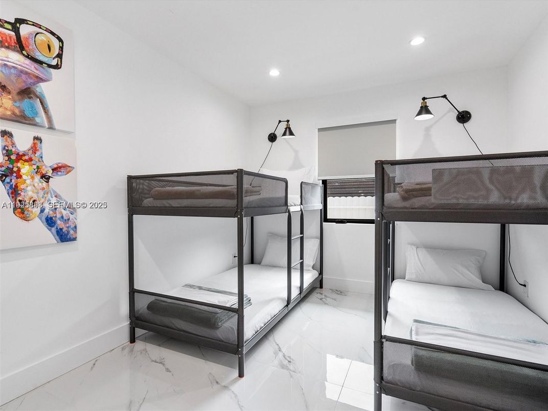 Bedroom, Interior, Marble, Recessed Lighting