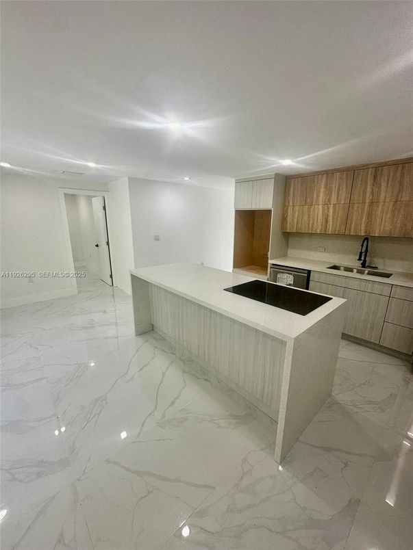 Interior, Kitchen, Marble, Recessed Lighting