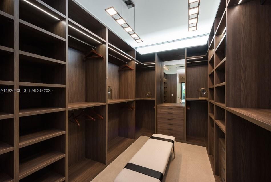 Interior, Walk-in Closets