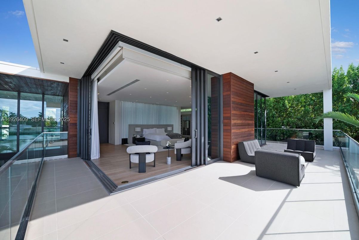 Exterior, Recessed Lighting