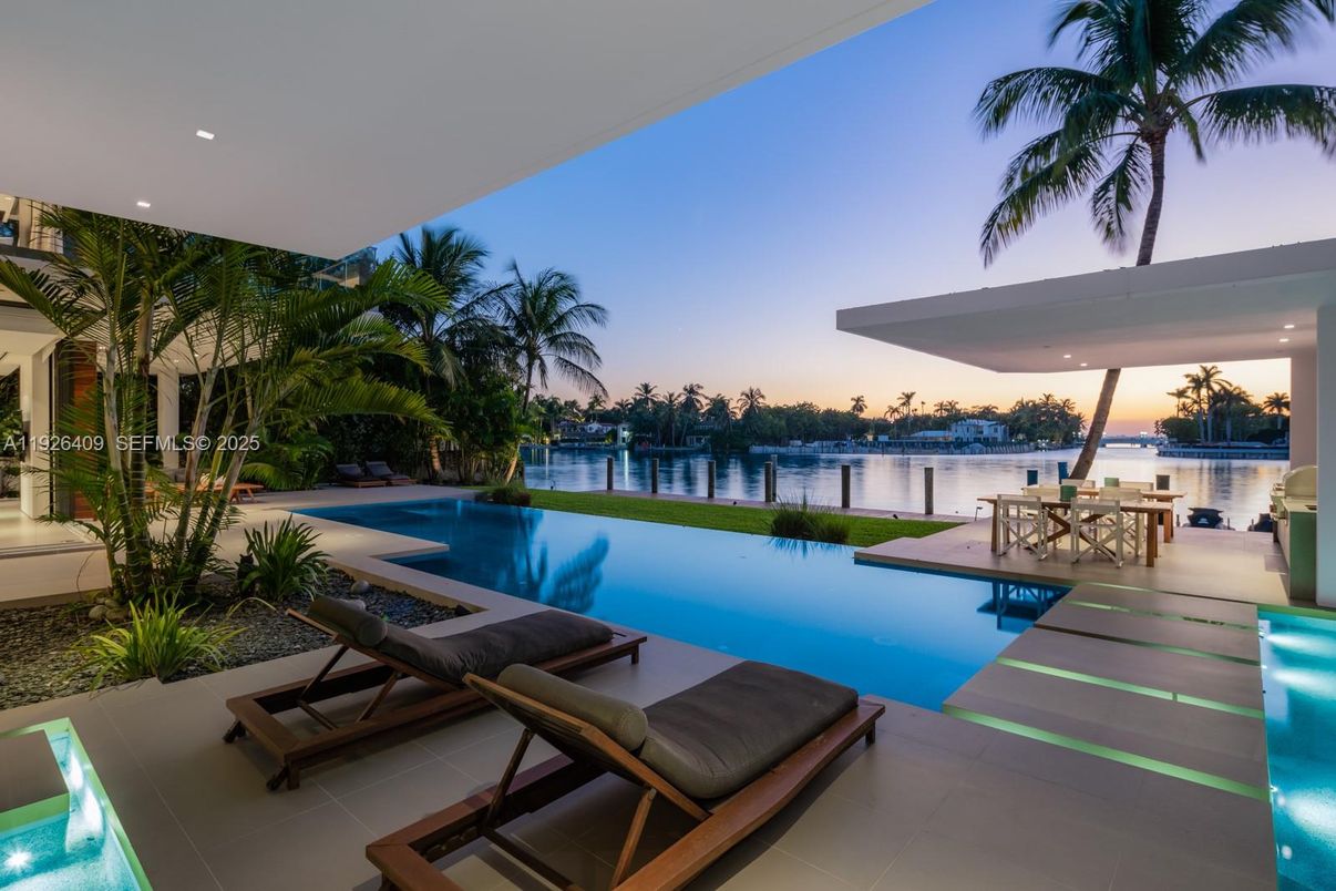 Exterior, Pool, Water