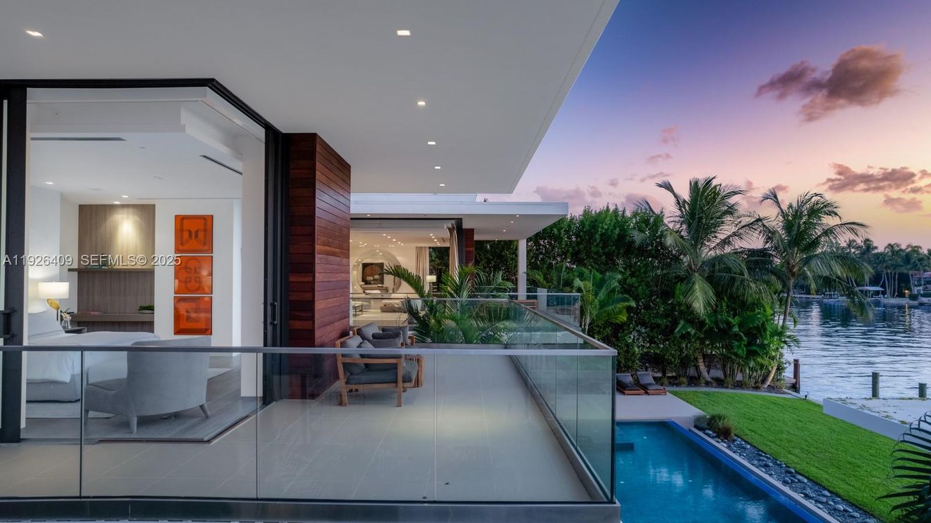 Exterior, Pool, Recessed Lighting, Water