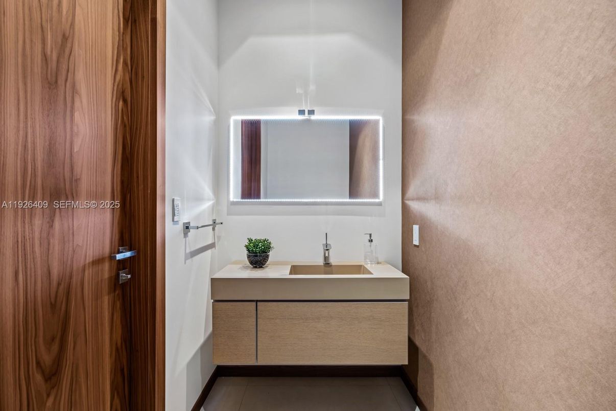 Bathroom, Dual Sink Vanities, Interior