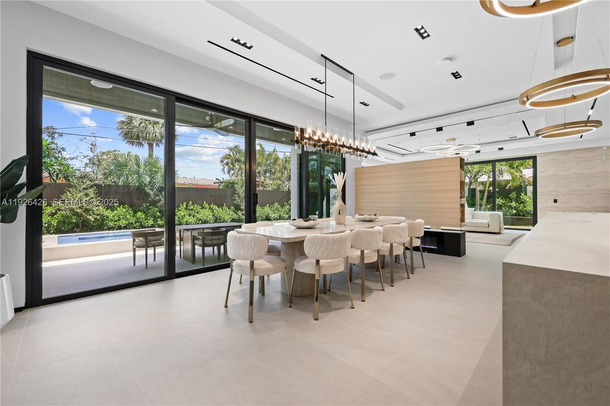 Dining room, Interior, Pendant Lights
