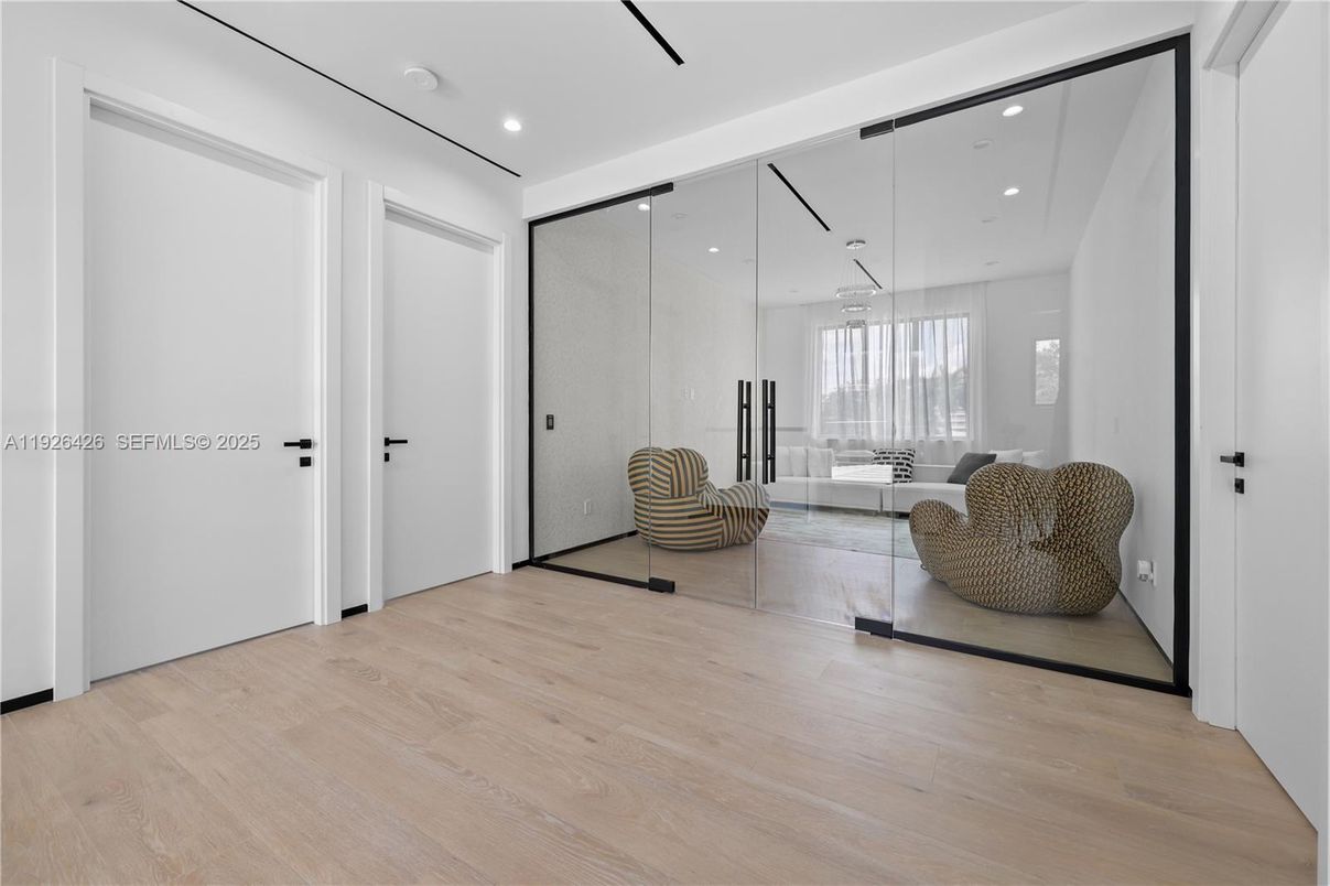 Interior, Recessed Lighting, Wood Texture Flooring