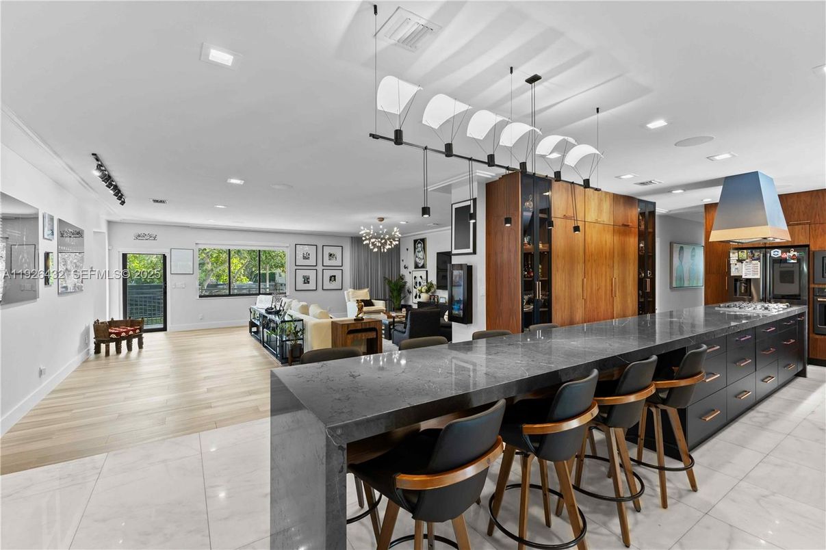 Chandelier, Dining room, Interior, Kitchen, Marble, Pendant Lights, Recessed Lighting, Stainless Steel Appliances