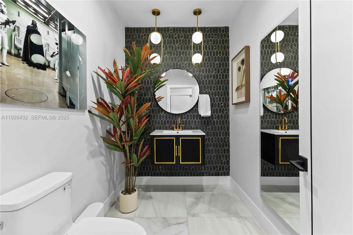 Bathroom, Interior, Marble, Pendant Lights