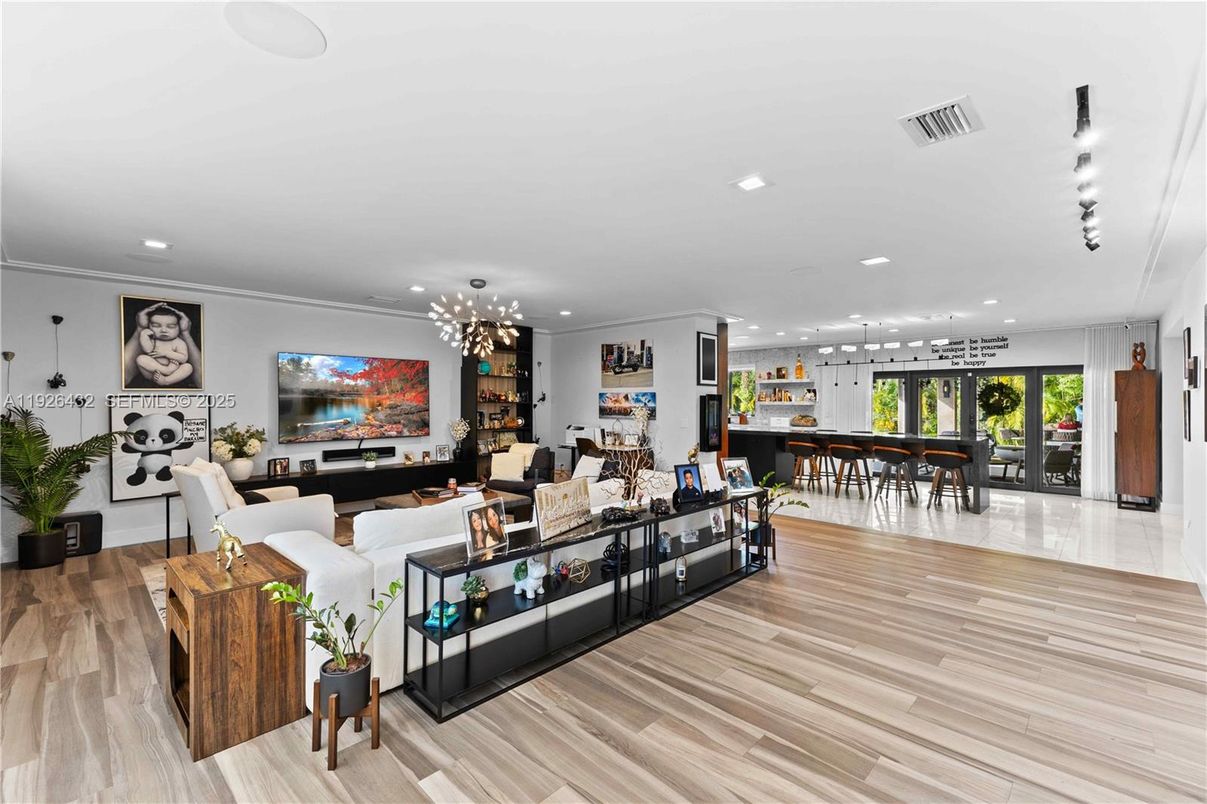 Dining room, Interior, Living room, Pendant Lights, Recessed Lighting, Wood Texture Flooring