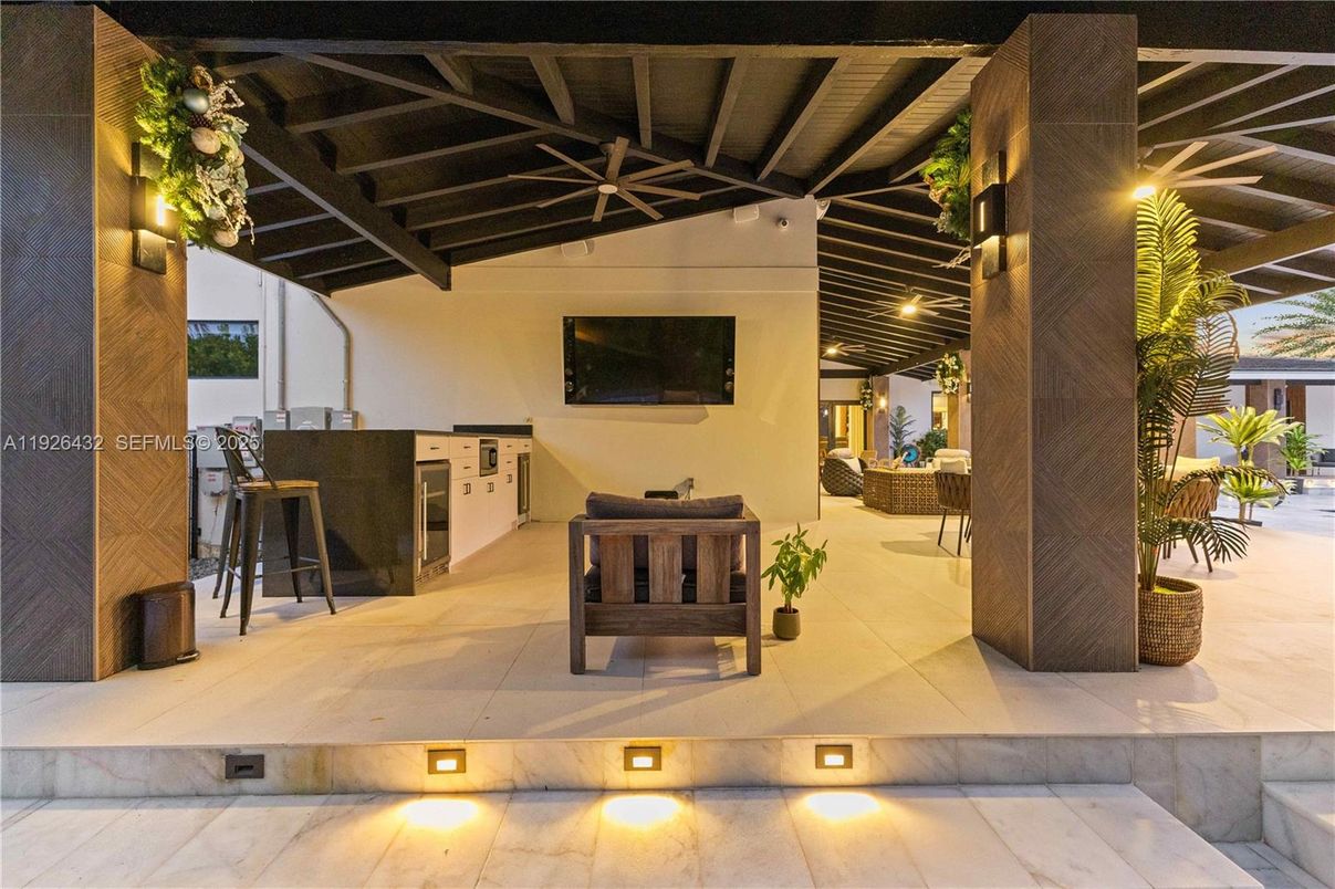 Exterior, Outdoor Kitchen