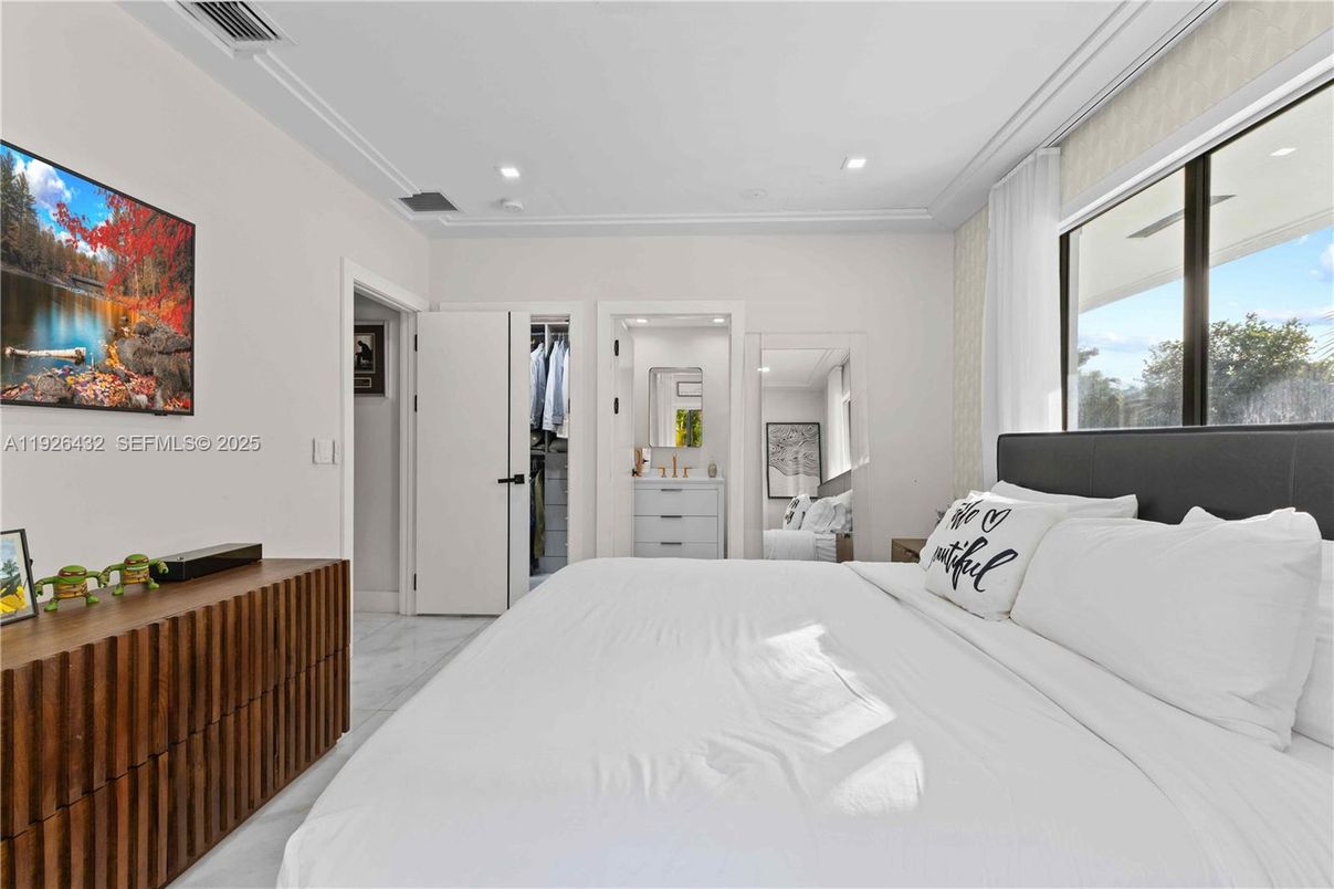 Bedroom, Interior, Recessed Lighting