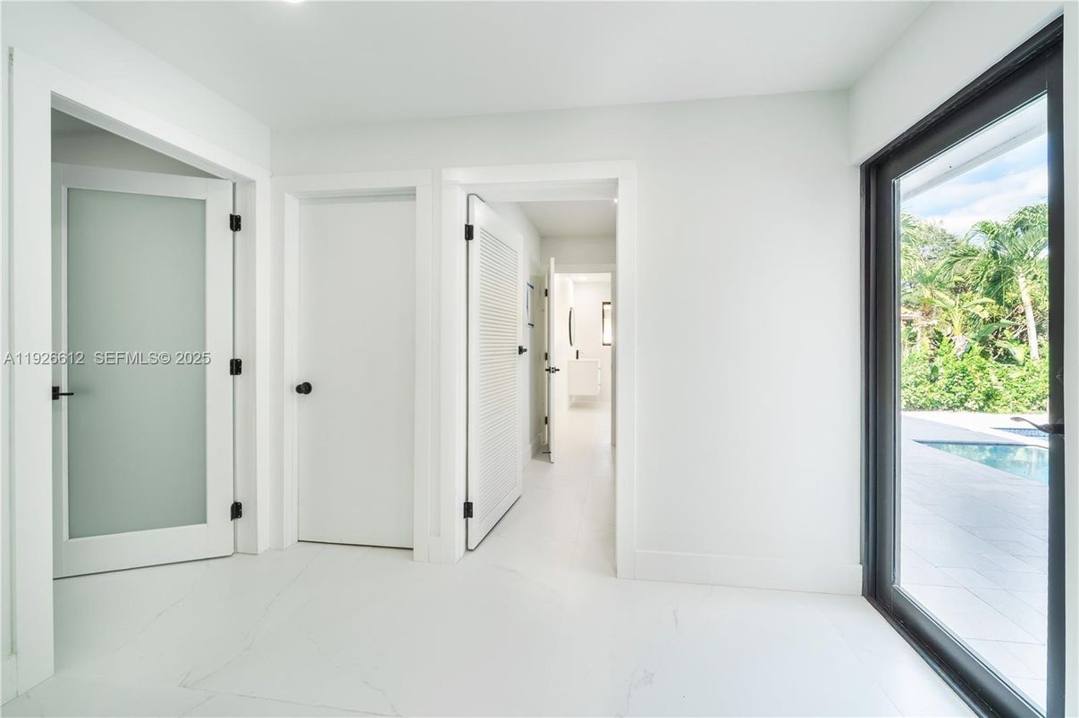 Empty room, Interior, Marble