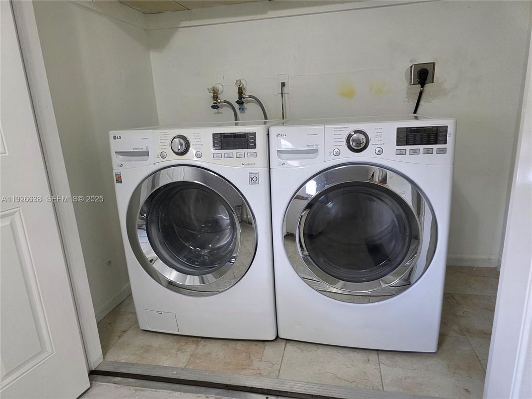 Interior, Utility Closets, Washer
