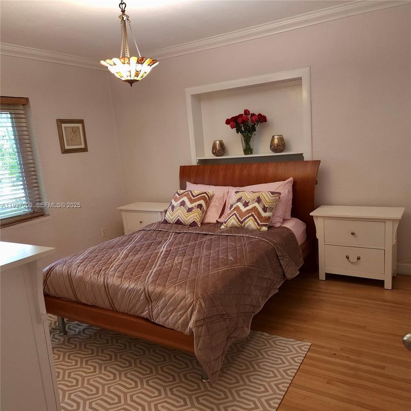 Bedroom, Interior, Pendant Lights, Wood Texture Flooring