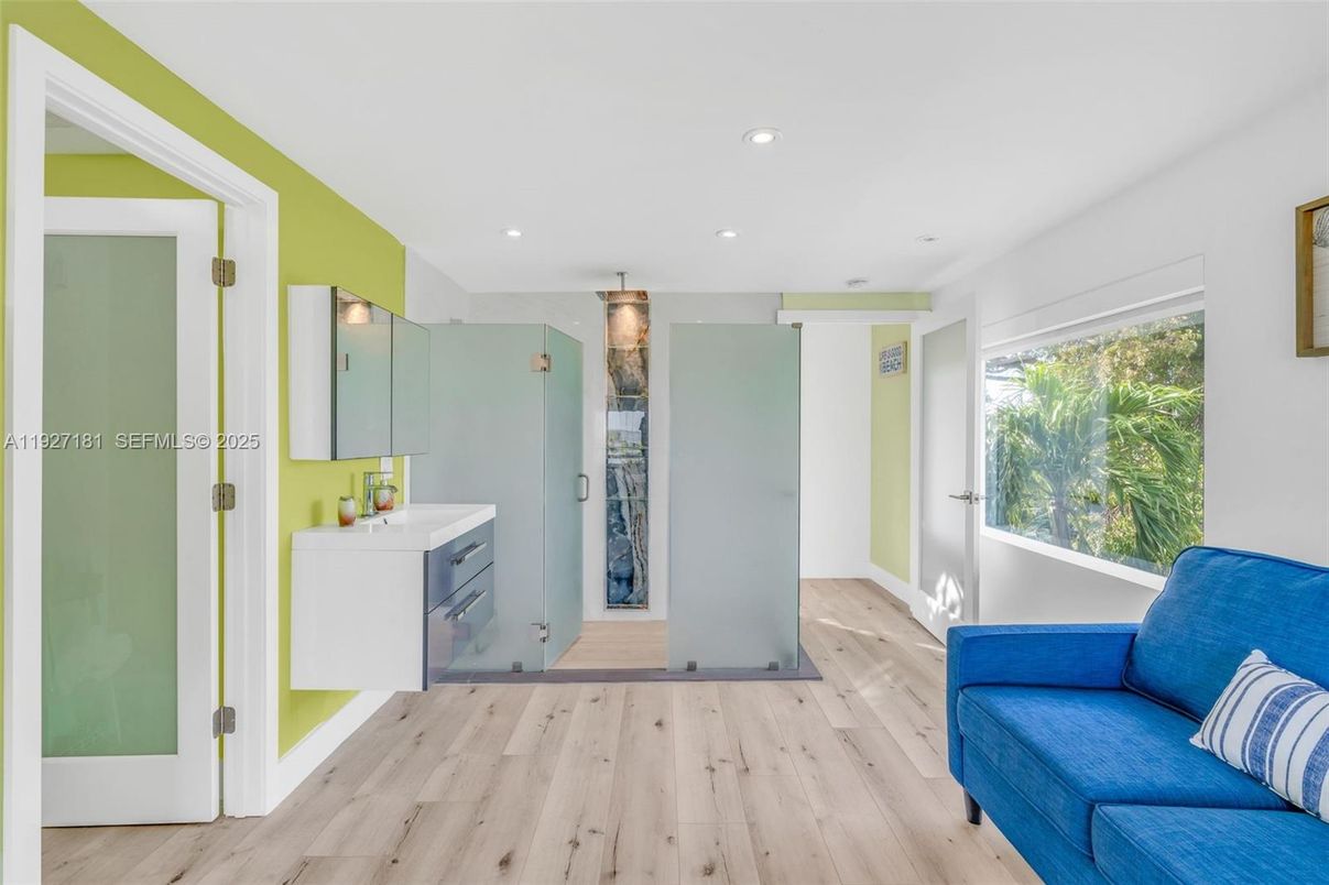 Interior, Recessed Lighting, Wood Texture Flooring