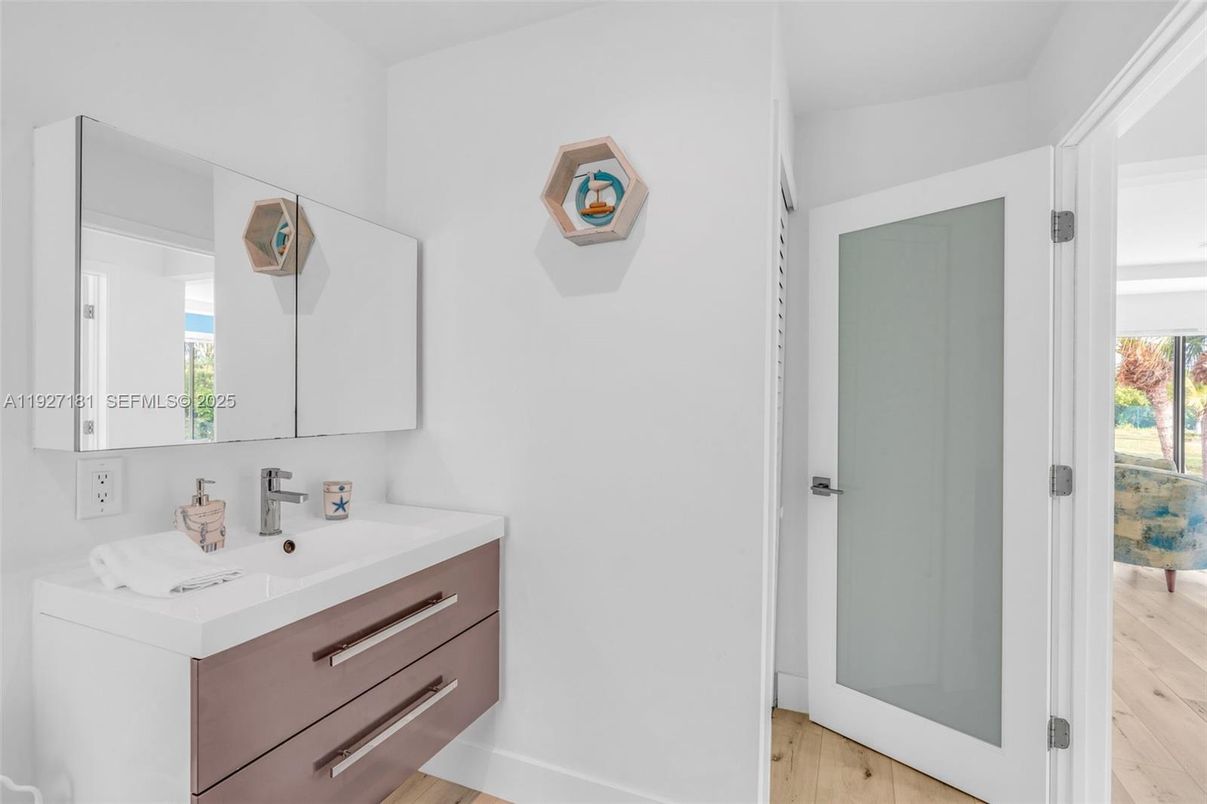 Bathroom, Dual Sink Vanities, Interior, Wood Texture Flooring