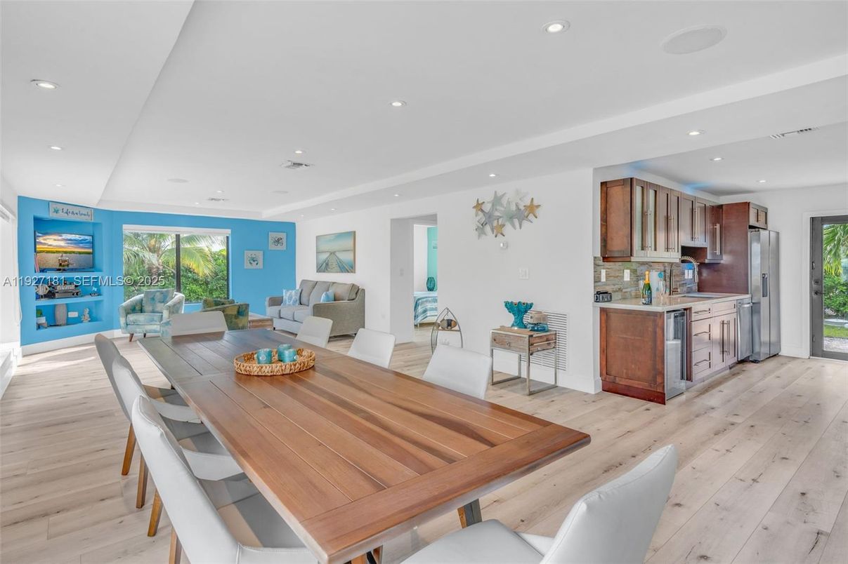 Dining room, Interior, Kitchen, Living room, Recessed Lighting, Wood Texture Flooring