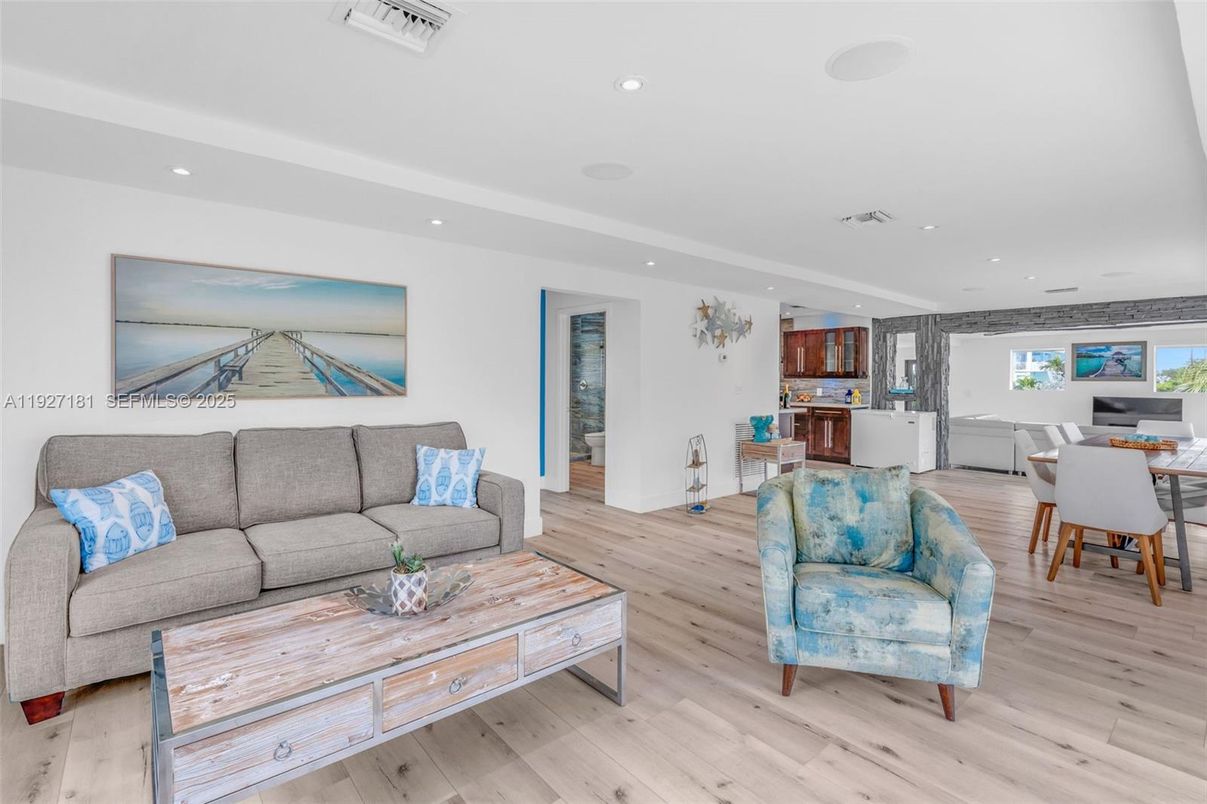 Dining room, Interior, Living room, Recessed Lighting, Wood Texture Flooring