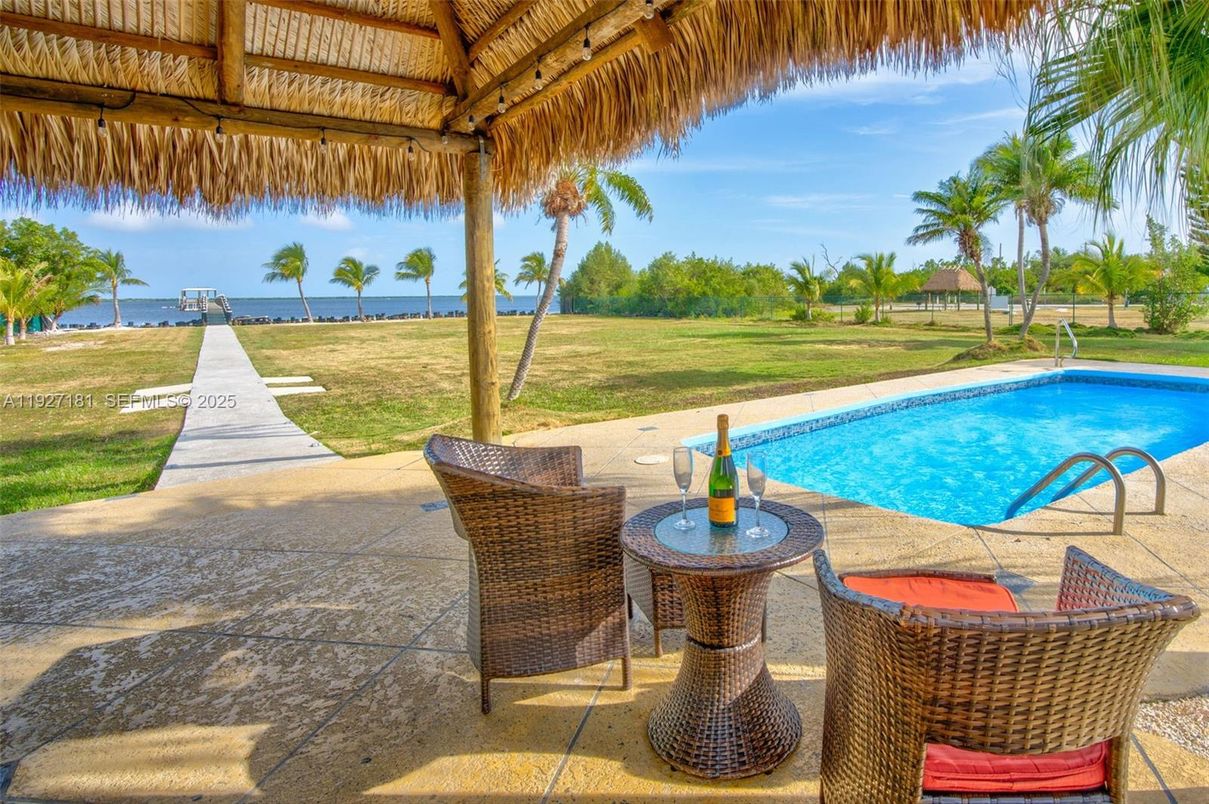 Exterior, Pool, Water