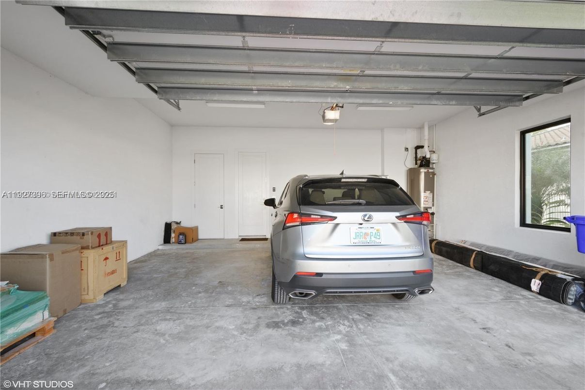 Garage, Interior