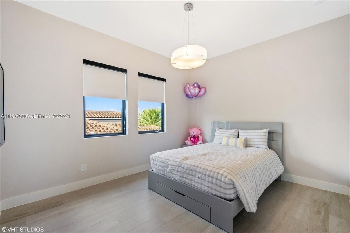 Bedroom, Interior, Pendant Lights, Wood Texture Flooring