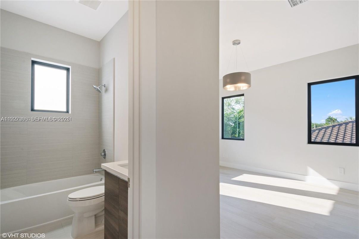 Bathroom, Interior, Pendant Lights
