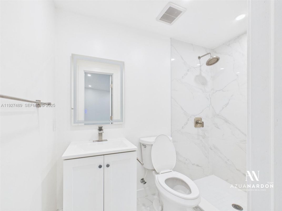 Bathroom, Interior, Marble Walls, Recessed Lighting