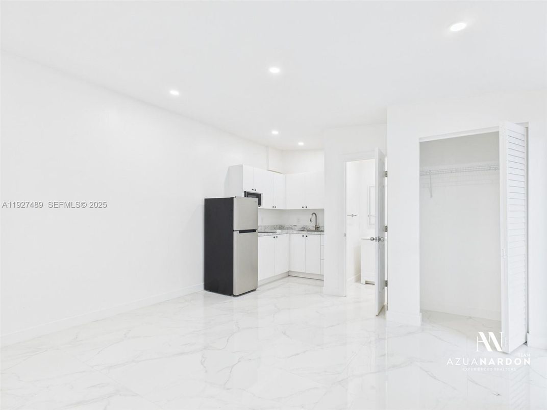 Interior, Kitchen, Marble, Recessed Lighting