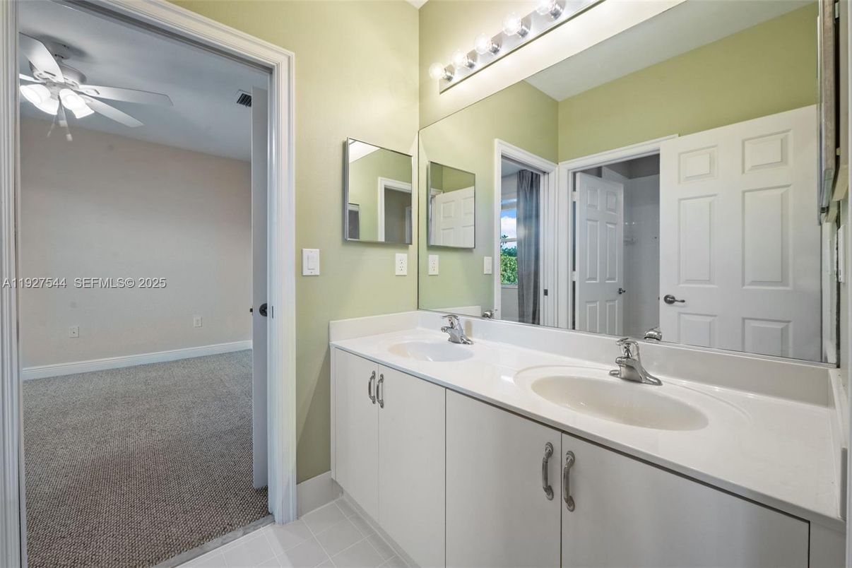 Bathroom, Dual Sink Vanities, Interior