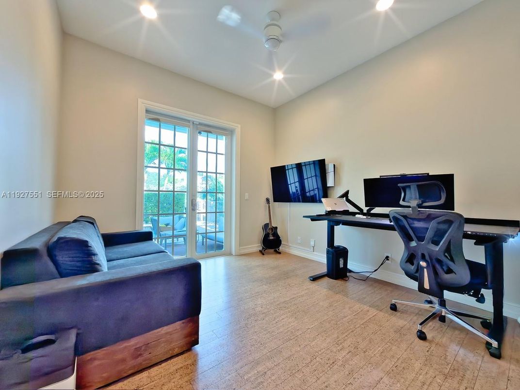 Home Office, Interior, Recessed Lighting, Wood Texture Flooring