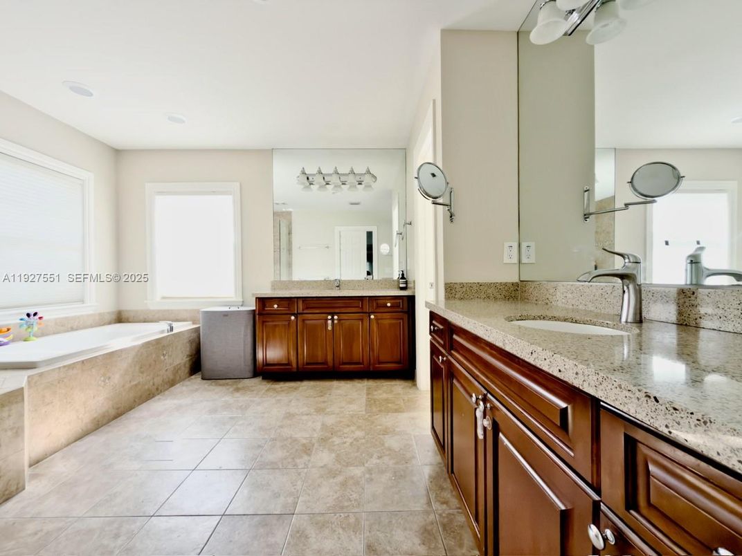 Bathroom, Dual Sink Vanities, Interior