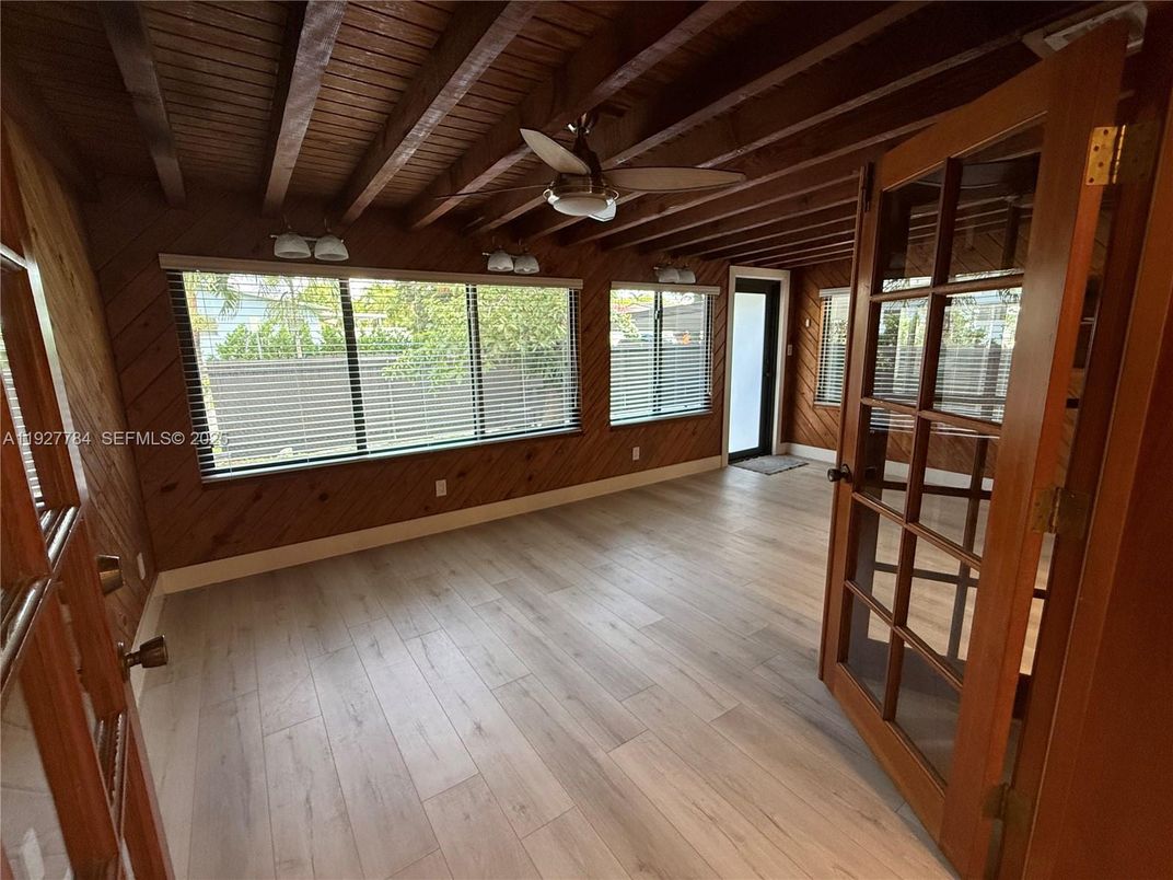 Empty room, Interior, Wooden Beams, Wooden Ceilings, Wood Texture Flooring, Wooden Walls