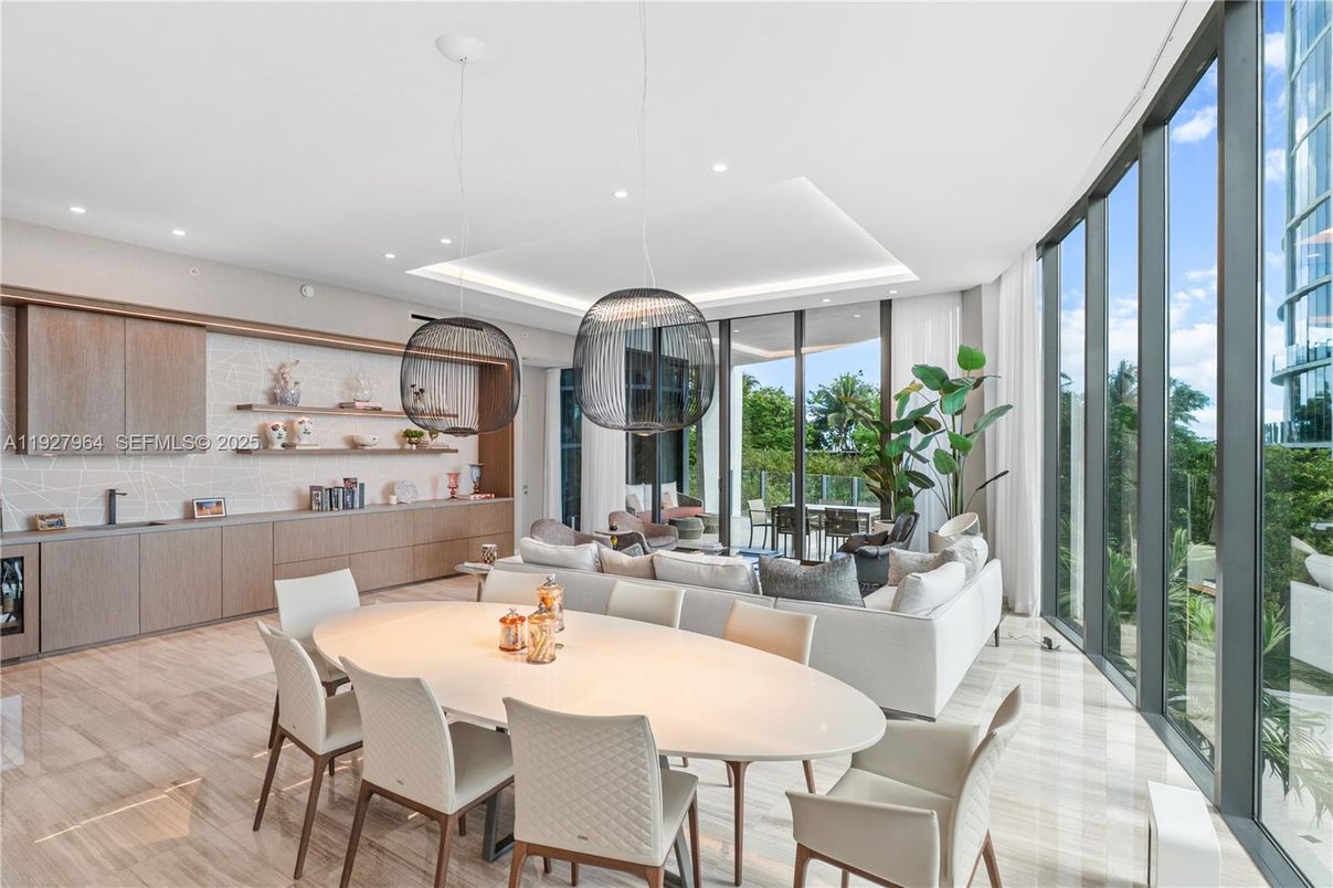 Dining room, Interior, Living room, Pendant Lights, Recessed Lighting
