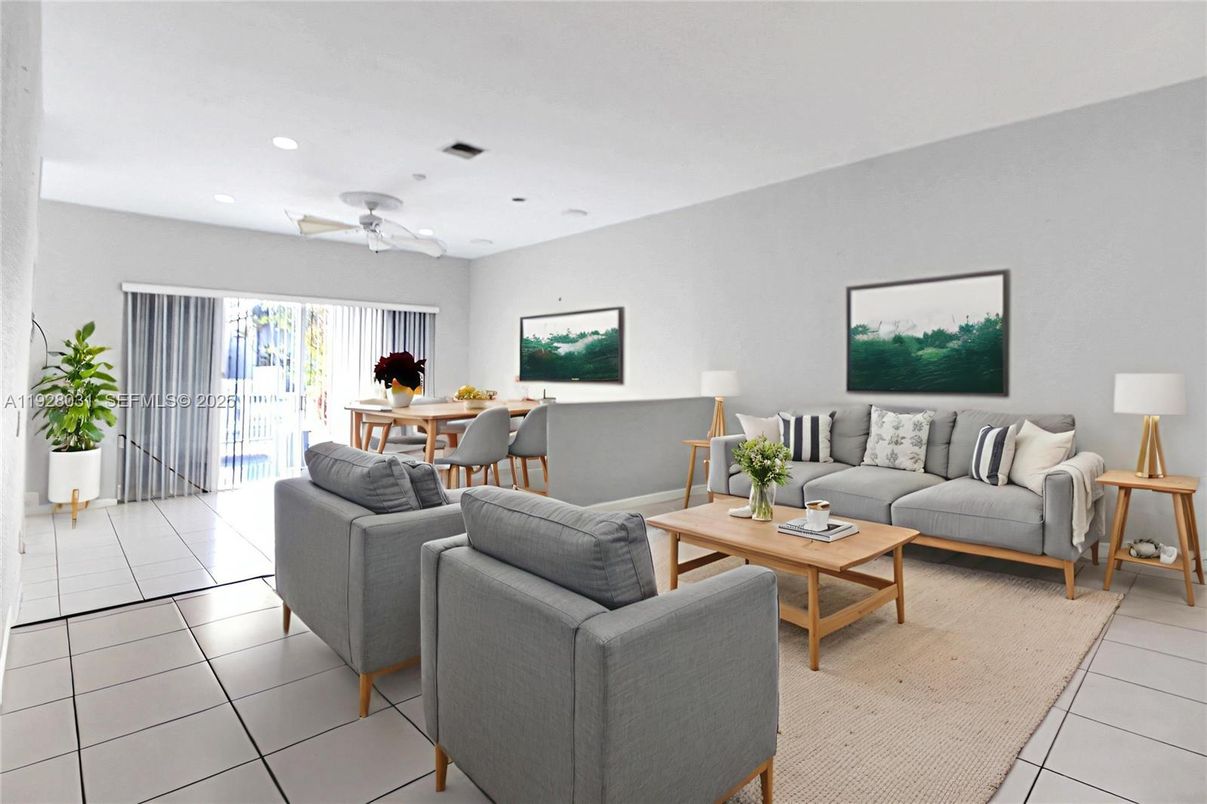 Dining room, Interior, Living room, Recessed Lighting