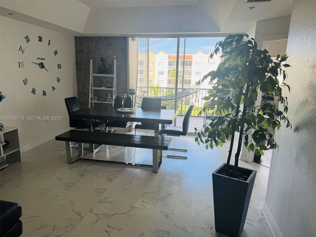 Dining room, Interior, Marble